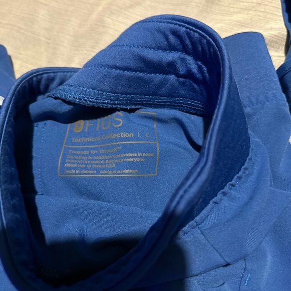 2 fig royal blue tops XL and 3 pair of royal blue bottoms 2 jogger 1 regular LG - Picture 3 of 6